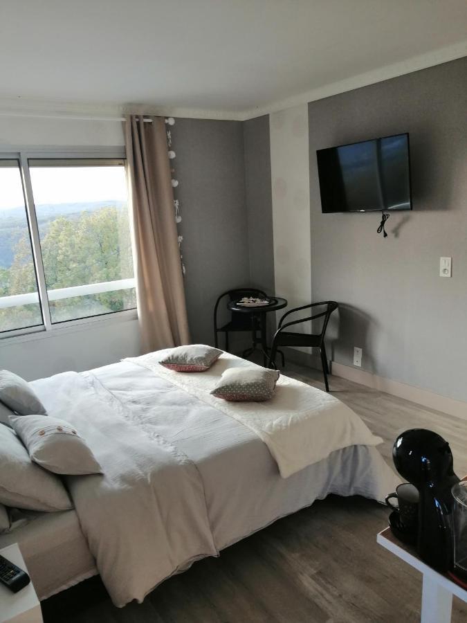 Lapausedegout Piscine Chambres Climatisees Jacuzzi Terrasse Lachapelle-Auzac Exterior foto