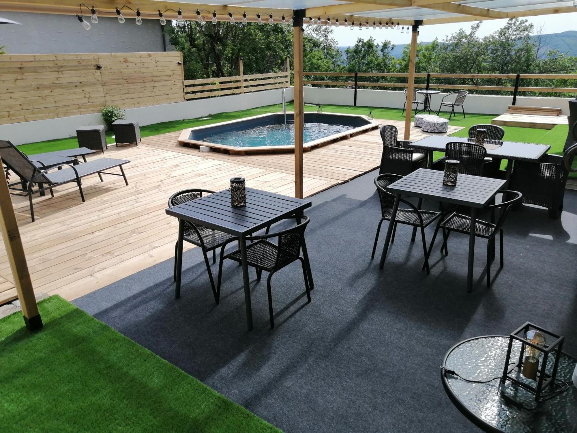 Lapausedegout Piscine Chambres Climatisees Jacuzzi Terrasse Lachapelle-Auzac Exterior foto