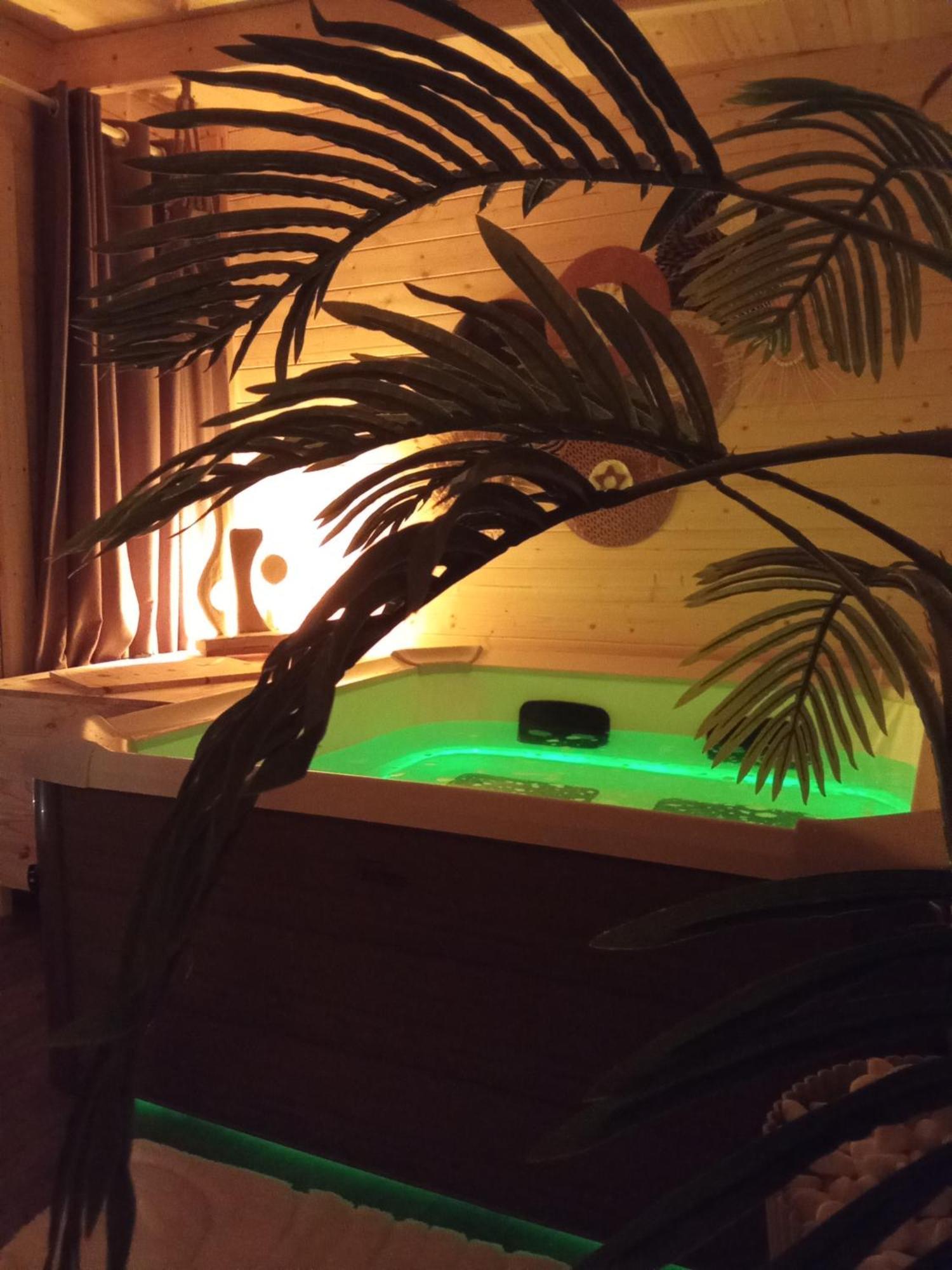 Lapausedegout Piscine Chambres Climatisees Jacuzzi Terrasse Lachapelle-Auzac Exterior foto